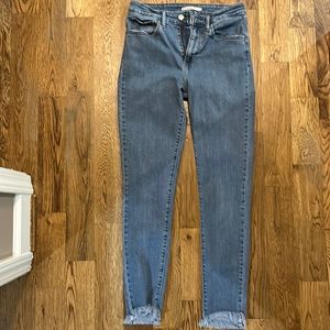 721 High Rise Skinny Jeans Size 27